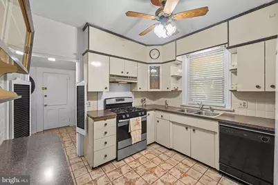 31 E Gravers Lane, Philadelphia, PA 19118 - Photo 13