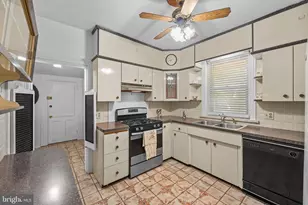 31 E Gravers Ln, Philadelphia, PA 19118 - Photo 13