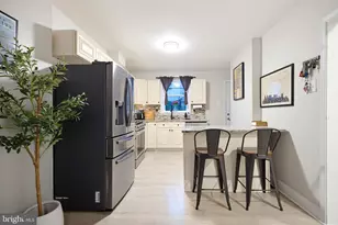 715 Emily St, Philadelphia, PA 19148 - Photo 9