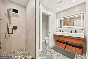 430 Brown St, Philadelphia, PA 19123 - Photo 9