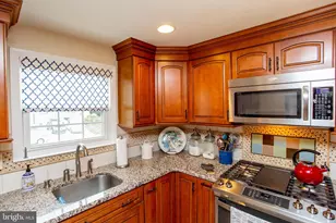 702 Bergen St, Philadelphia, PA 19111 - Photo 29