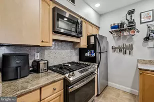 1824 Montrose St, Philadelphia, PA 19146 - Photo 11