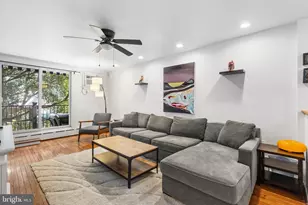 908 Greenwich St, Philadelphia, PA 19147 - Photo 3