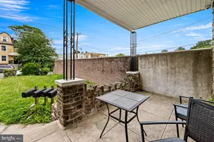 468 E Walnut Ln, Philadelphia, PA 19144 - Photo 5