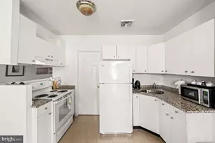 468 E Walnut Ln, Philadelphia, PA 19144 - Photo 9