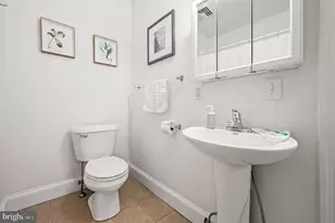 468 E Walnut Ln, Philadelphia, PA 19144 - Photo 13