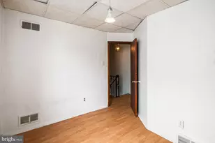6217 Grays Ave, Philadelphia, PA 19142 - Photo 11