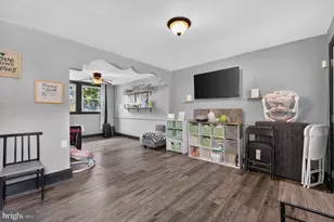 226 W Laveer St, Philadelphia, PA 19120 - Photo 9