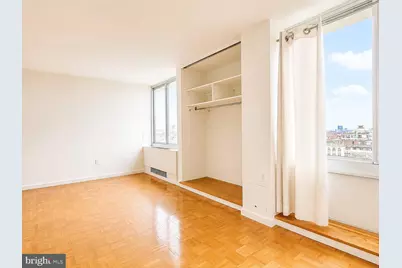 604 S Washington Square #2406, Philadelphia, PA 19106 - Photo 5