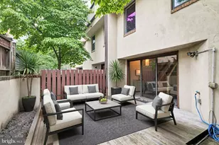 214 N 22nd St, Philadelphia, PA 19103 - Photo 7