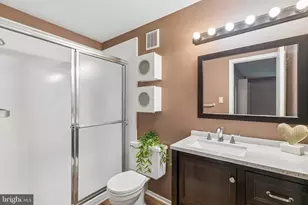 214 N 22nd St, Philadelphia, PA 19103 - Photo 15