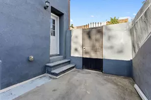 2100 Cross St, Philadelphia, PA 19146 - Photo 33