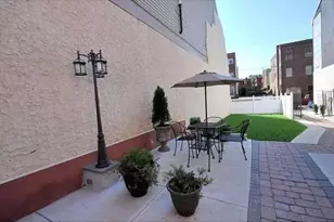 525 Fitzwater St, Philadelphia, PA 19147 - Photo 27