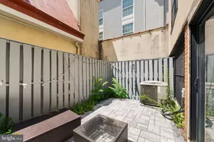 830 Lombard St, Philadelphia, PA 19147 - Photo 11