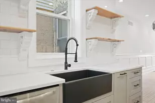 2337 E Fletcher St, Philadelphia, PA 19125 - Photo 9