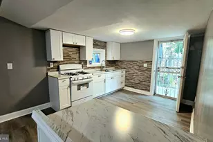 2411 N Lawrence St, Philadelphia, PA 19133 - Photo 11