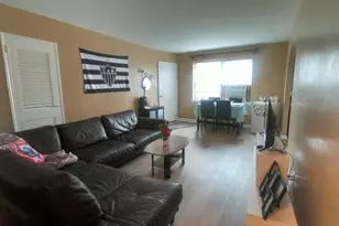 6919 Sylvester St, Philadelphia, PA 19149 - Photo 9