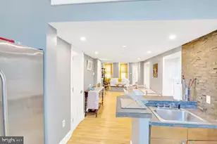 908 New Market St, Philadelphia, PA 19123 - Photo 7