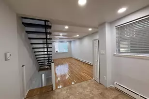 2425 S Warnock St, Philadelphia, PA 19148 - Photo 3