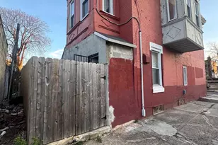 925 W Seltzer St, Philadelphia, PA 19133 - Photo 1