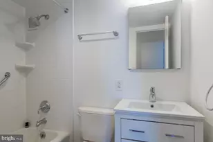 210 Locust St, Philadelphia, PA 19106 - Photo 13