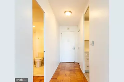 210 Locust #3EW, Philadelphia, PA 19106 - Photo 13