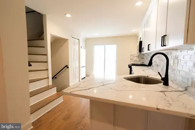 907 S Darien Way, Philadelphia, PA 19147 - Photo 5