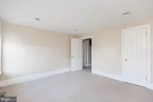 242 S 8th St, Philadelphia, PA 19107 - Photo 25