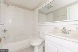 242 S 8th St, Philadelphia, PA 19107 - Photo 27