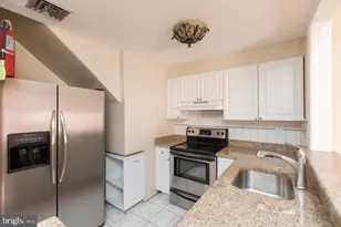242 S 8th St, Philadelphia, PA 19107 - Photo 11