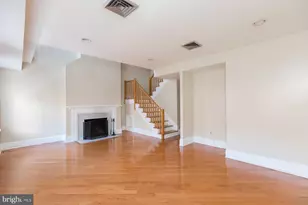 242 S 8th St, Philadelphia, PA 19107 - Photo 3