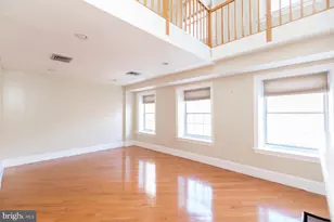 242 S 8th St, Philadelphia, PA 19107 - Photo 5