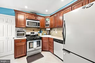 1012 Bingham St, Philadelphia, PA 19115 - Photo 9