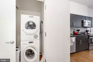 2321 Fitzwater St, Philadelphia, PA 19146 - Photo 13