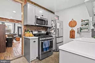 1510 N Leithgow St, Philadelphia, PA 19122 - Photo 11