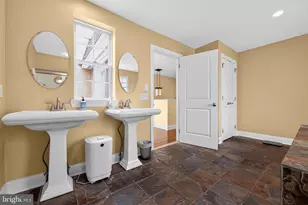 237 Gay St, Philadelphia, PA 19128 - Photo 7