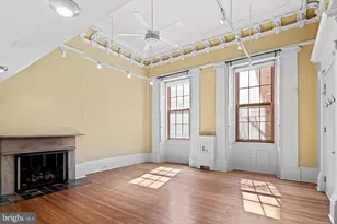 1018 Spruce St, Philadelphia, PA 19107 - Photo 5
