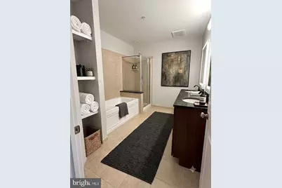 500 Admirals Way #106, Philadelphia, PA 19146 - Photo 5