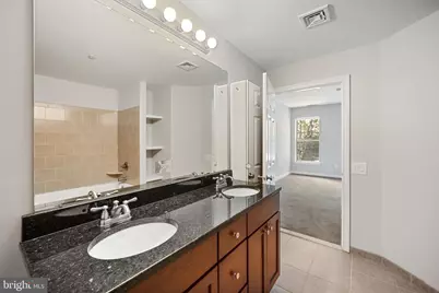 500 Admirals Way #106, Philadelphia, PA 19146 - Photo 15