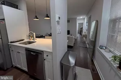 1525 Green Street #1R, Philadelphia, PA 19130 - Photo 5