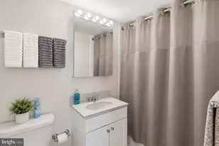 2401 Pennsylvania Ave, Philadelphia, PA 19130 - Photo 11