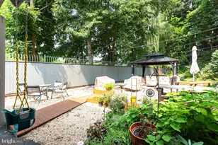 2 Leverington Ave, Philadelphia, PA 19127 - Photo 25