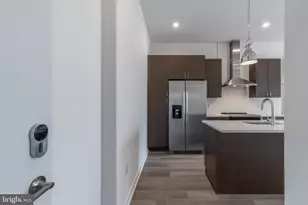 710 N 16th St, Philadelphia, PA 19130 - Photo 9