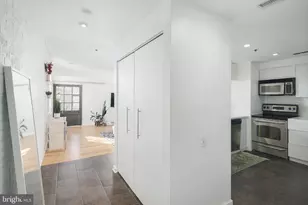 315 New St, Philadelphia, PA 19106 - Photo 3