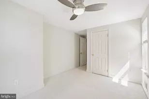 2062 St Albans St, Philadelphia, PA 19146 - Photo 29