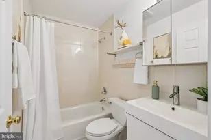 2062 St Albans St, Philadelphia, PA 19146 - Photo 27