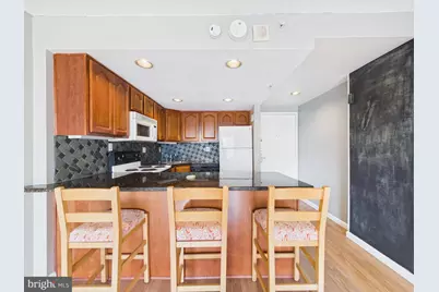 2001 Hamilton Street #1916, Philadelphia, PA 19130 - Photo 5