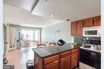 2001 Hamilton Street #1916, Philadelphia, PA 19130 - Photo 5