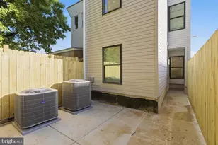 630 W Cumberland St, Philadelphia, PA 19133 - Photo 13