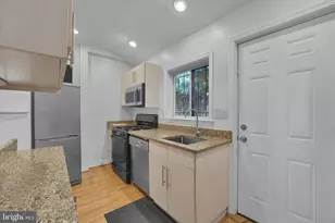 890 N Stillman St, Philadelphia, PA 19130 - Photo 11